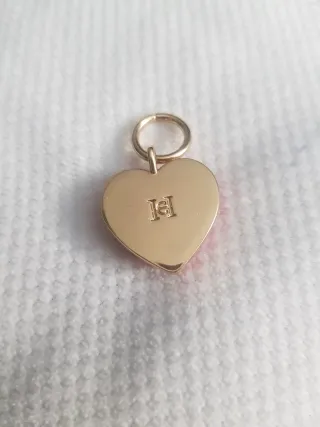 Charm Corazón Carolina Herrera