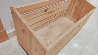 Cajón de madera rústico IVAR con ruedas