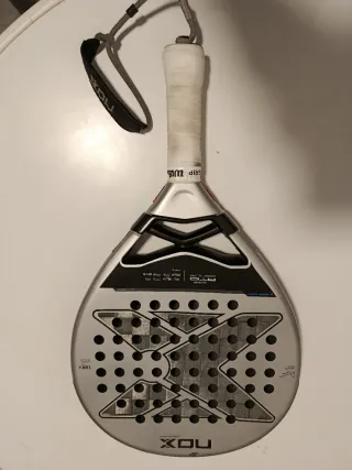 Pala Padel Nox AT10 Genius 18K.