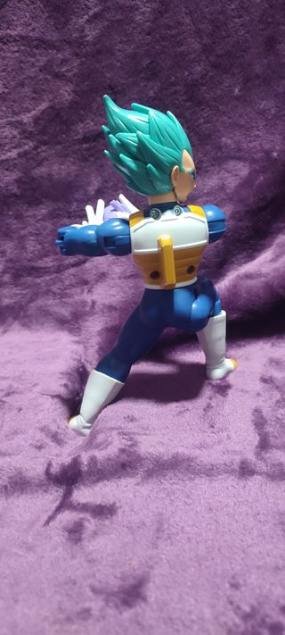 Figura Vegeta Super Saiyan Azul