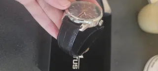 Reloj Lotus Negro y Plateado