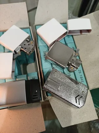 26 accendini a benzina tipo Zippo nuovi