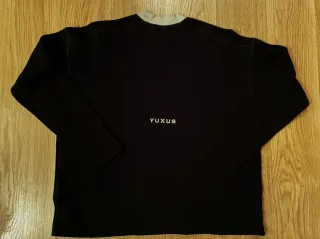 Jersey Yuxus negro NUEVO