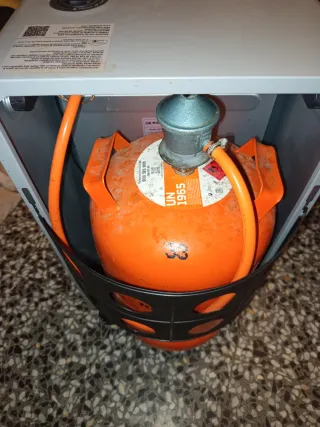 Estufa Gas Butano Orbegozo Negra y gris
