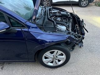 Volkswagen Golf  8    accidentado,  siniestrado