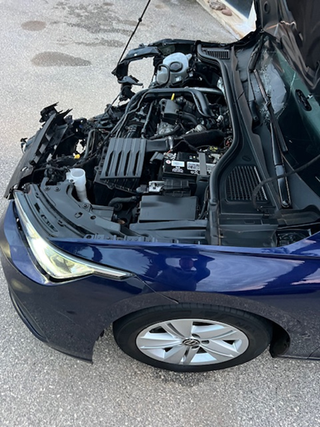 Volkswagen Golf  8    accidentado,  siniestrado