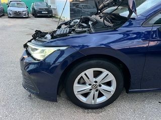 Volkswagen Golf  8    accidentado,  siniestrado