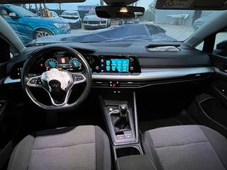 Volkswagen Golf  8    accidentado,  siniestrado