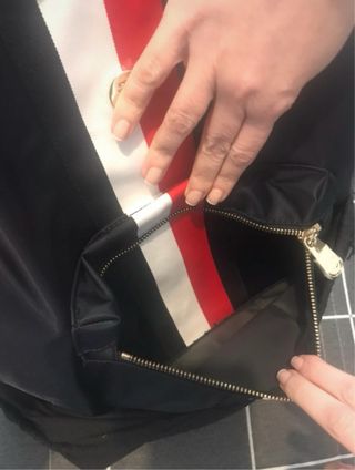 Mochila Tommy Hilfiger Negra con Rayas