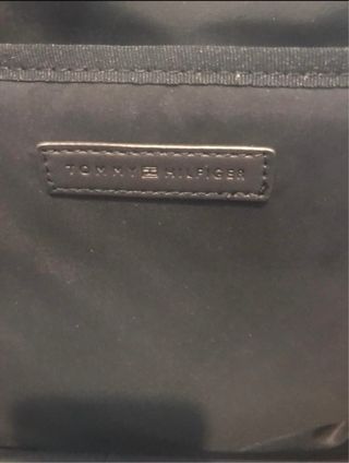 Mochila Tommy Hilfiger Negra con Rayas