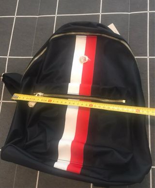 Mochila Tommy Hilfiger Negra con Rayas