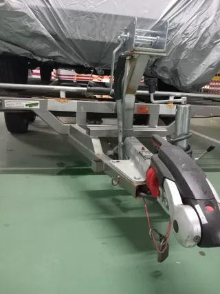 Se vende remolque portacoches doble eje como nuevo