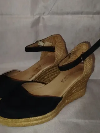 Sandalias cuña esparto beige y negro