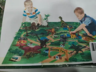 Juego de dinosaurios Dinosaur World +3años