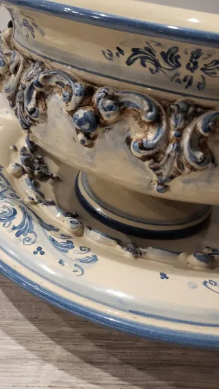 Centrotavola in ceramica decorato