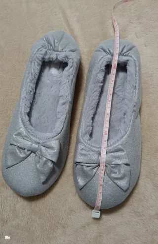 Zapatillas de estar por casa plateadas