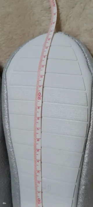 Zapatillas de estar por casa plateadas