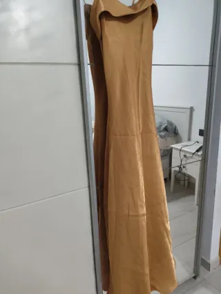 Vestido largo gala dorado