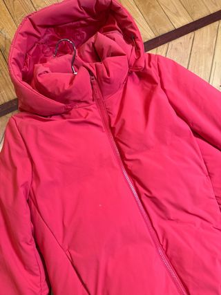 Abrigo Plumas Impermeable Rojo Uniqlo