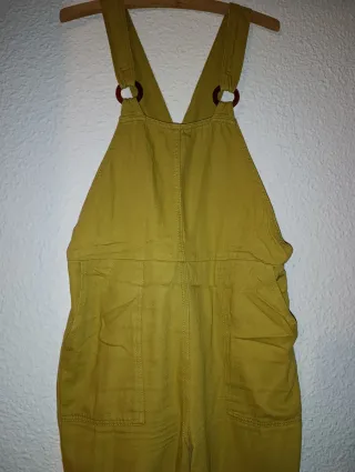 Mono largo Verde oliva. M. Bershka.