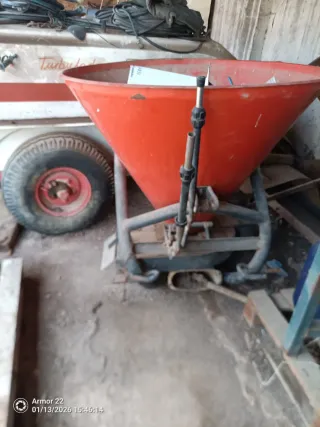 Abonadora de tractor