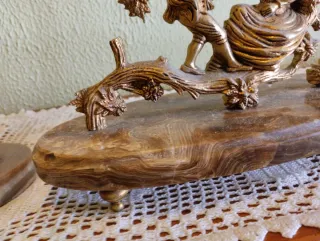 Reloj y candelabros bronce y mármol