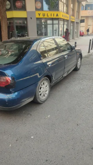 Nissan Primera 2000