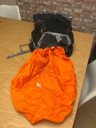 Mochila Quechua 20L Air con funda impermeable