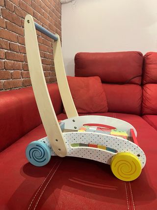 Correpasillos de madera con bloques