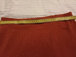 Falda granate Primark