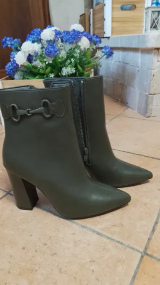 Stivaletti eleganti con fibbia