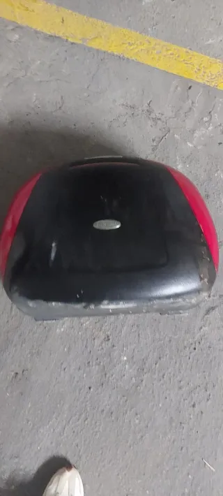 Sillín,Tubo escape moto BTWN 125cc y Maletero