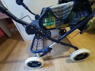 Cochecito de juguete para bebé