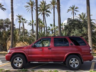 Nissan Pathfinder 2000