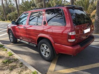 Nissan Pathfinder 2000