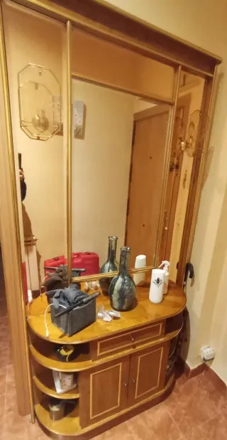 Mueble recibidor madera y cristal