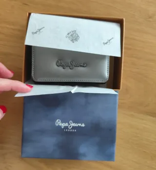 Cartera Pepe Jeans a estrenar . ENVÍO