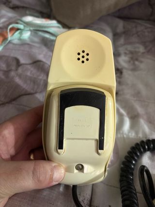 Telefono vintage beige con disco
