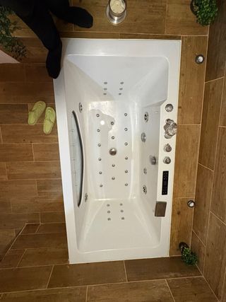 Jacuzzi para 2 personas con 28 jet de hidromasaje