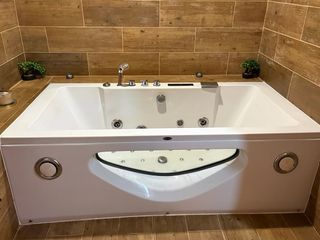 Jacuzzi para 2 personas con 28 jet de hidromasaje