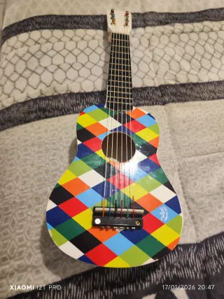 Guitarra infantil multicolor