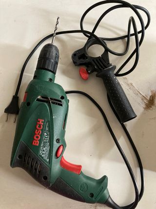 Taladro Bosch 500W con empuñadura