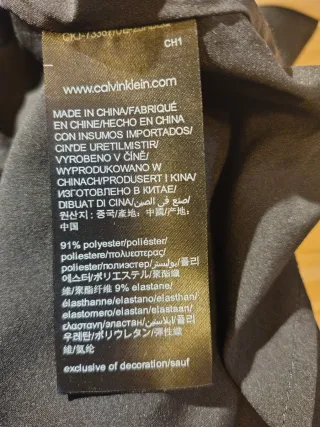 Falda Calvin Klein negra con raya lateral