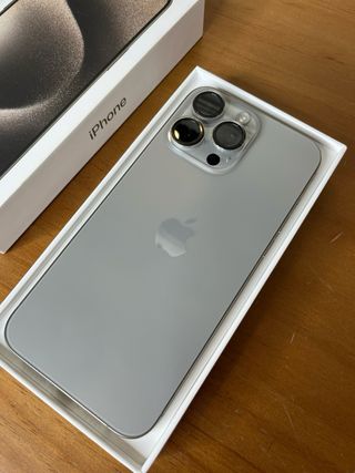 iPhone 15 Pro Max 256GB Plata regalo 2 fundas