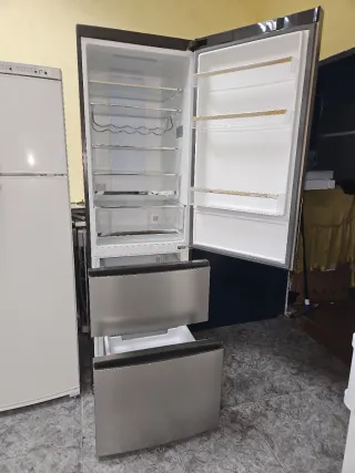 Nevera plateada Haier