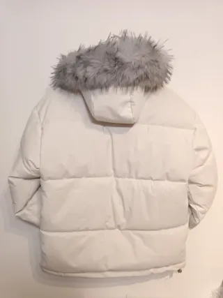 Cazadora Adidas blanca con capucha