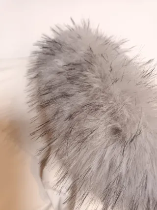 Cazadora Adidas blanca con capucha