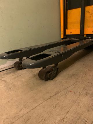 Apilador eléctrico Jungheinrich EJD 220