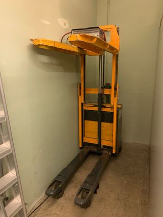 Apilador eléctrico Jungheinrich EJD 220