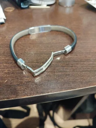 Pulsera Lotus Cuero Negro y Plata